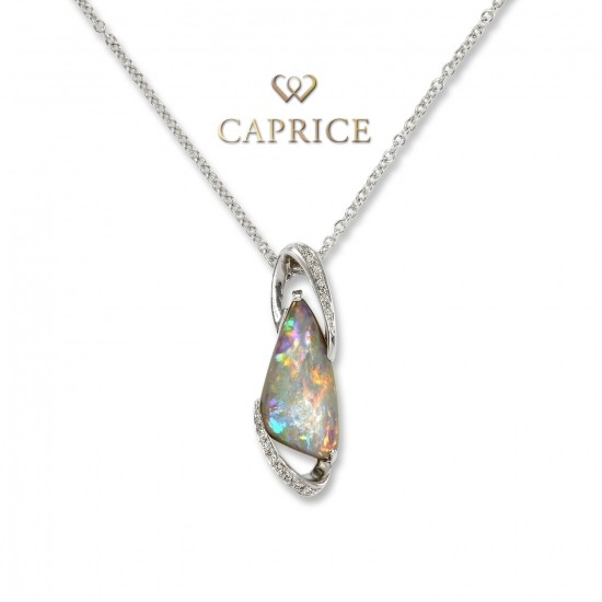 Woman diamond pendant with gold necklace